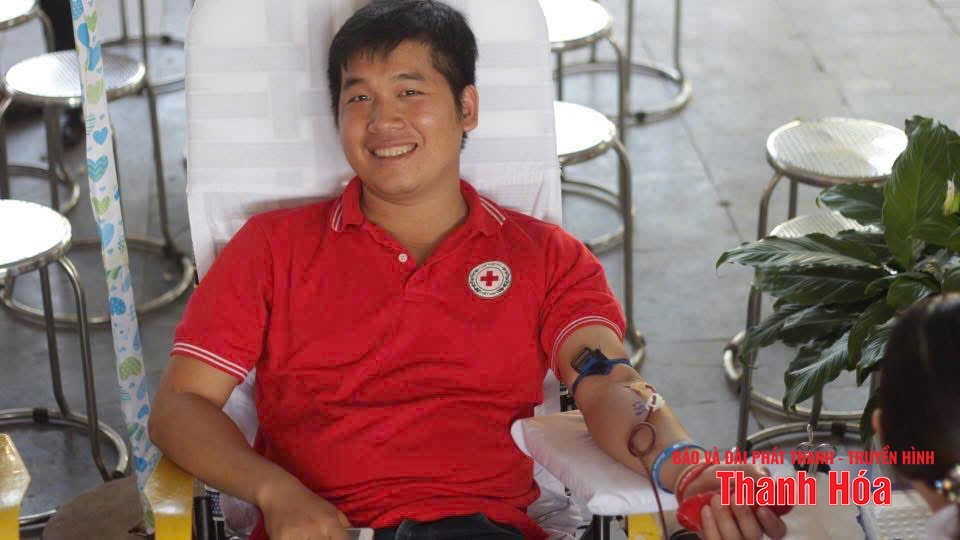 Câu chuyện nhỏ trong Hành trình Đỏ (Bài 1): Hạnh phúc vì được cho đi