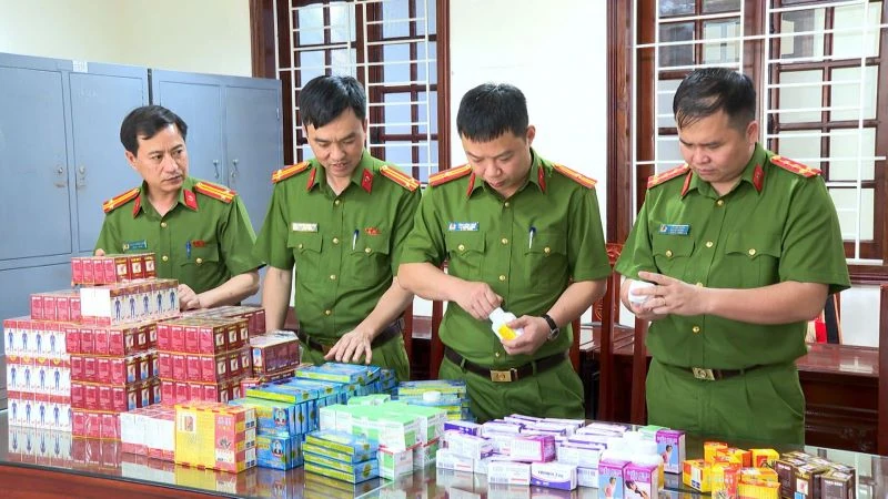 Hàng giả “bủa vây”, ai bảo vệ người tiêu dùng? (Bài 1): Khi người bệnh đặt nhầm niềm tin vào thuốc giả