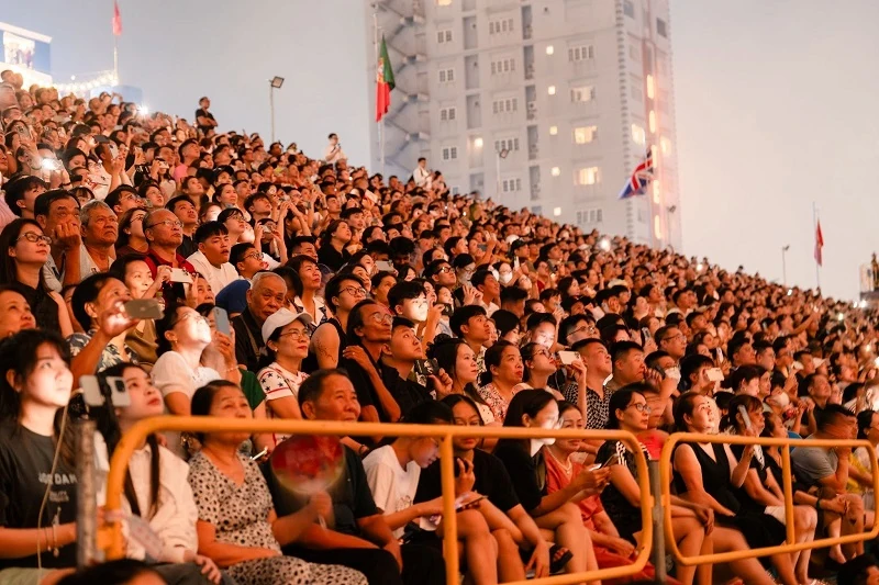 Đêm link vào m88 mới nhất khép lại DIFF 2025: Nghệ thuật ánh sáng chở khát vọng hòa bình và phát triển