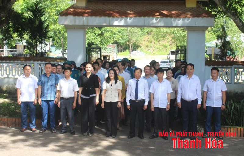 Phó Chủ tịch HĐND m88 trang chủ Nguyễn Quang Hải thăm gia đình chính sách tại các xã Quan Sơn, Trung Hạ