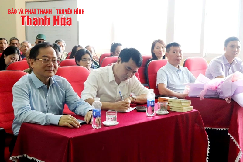 Trao tặng 112 suất quà tri ân cựu thanh niên xung phong
