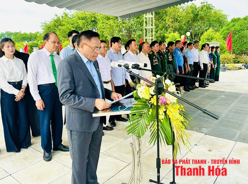 Hiệp hội Doanh nghiệp nhà cái m88 dâng hương tri ân các Anh hùng liệt sĩ