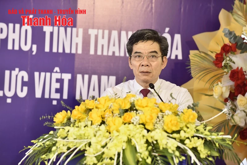 Gắn biển công trình chào mừng Đại hội đại biểu Đảng bộ Tập đoàn Điện lực Việt Nam