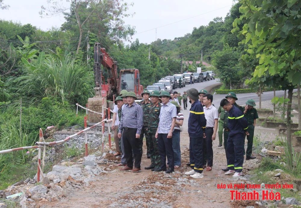 Phó Chủ tịch UBND m88 trang chủ Mai Xuân Liêm họp với 24 xã miền núi về công tác ứng phó bão số 3