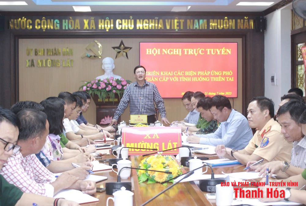 Phó Chủ tịch UBND m88 trang chủ Mai Xuân Liêm họp với 24 xã miền núi về công tác ứng phó bão số 3