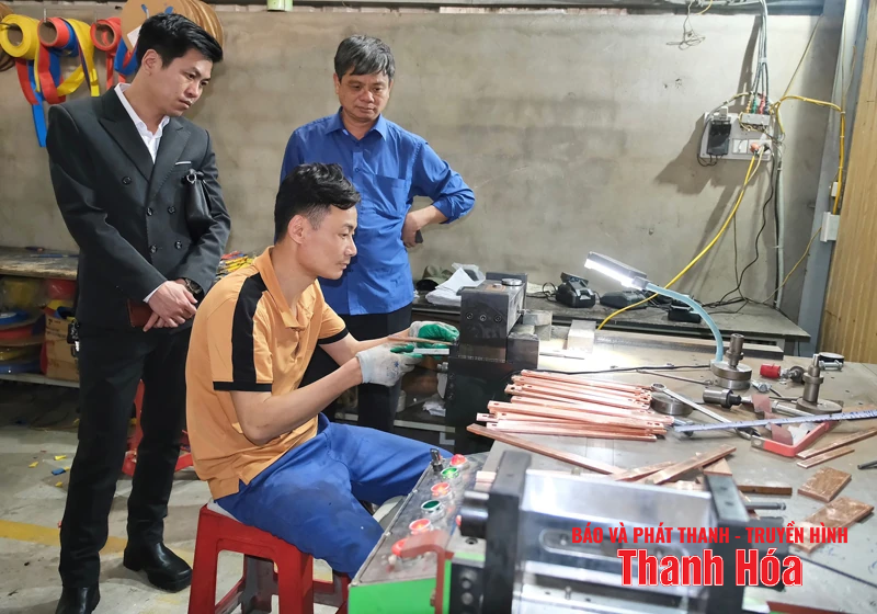 Sản xuất công nghiệp nỗ lực duy trì đà tăng trưởng tích cực