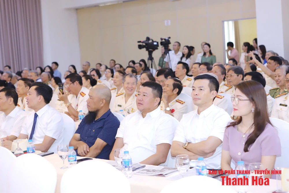 Bí thư Tỉnh ủy Nguyễn Doãn Anh gặp mặt các tướng lĩnh, sĩ quan công an đồng hương Thanh Hóa tại Hà Nội