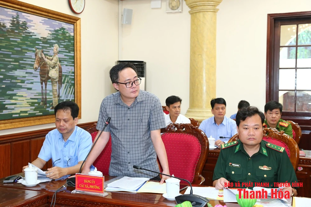 Phó Bí thư Thường trực Tỉnh ủy Lại Thế Nguyên cho ý kiến về công tác chuẩn bị đại hội đảng bộ 13 xã