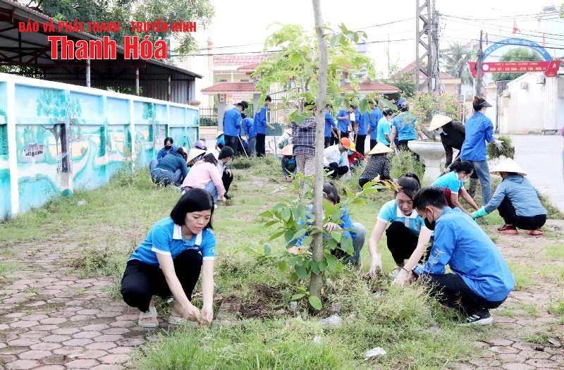 Phụ nữ Thanh Hóa thi đua sôi nổi chào mừng Đại hội Đảng các cấp