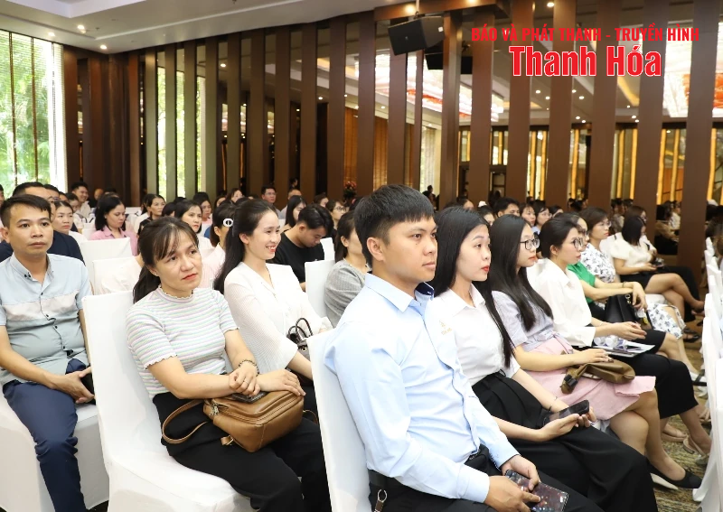 Chi cục Hải quan khu vực X đối thoại với hơn 200 doanh nghiệp