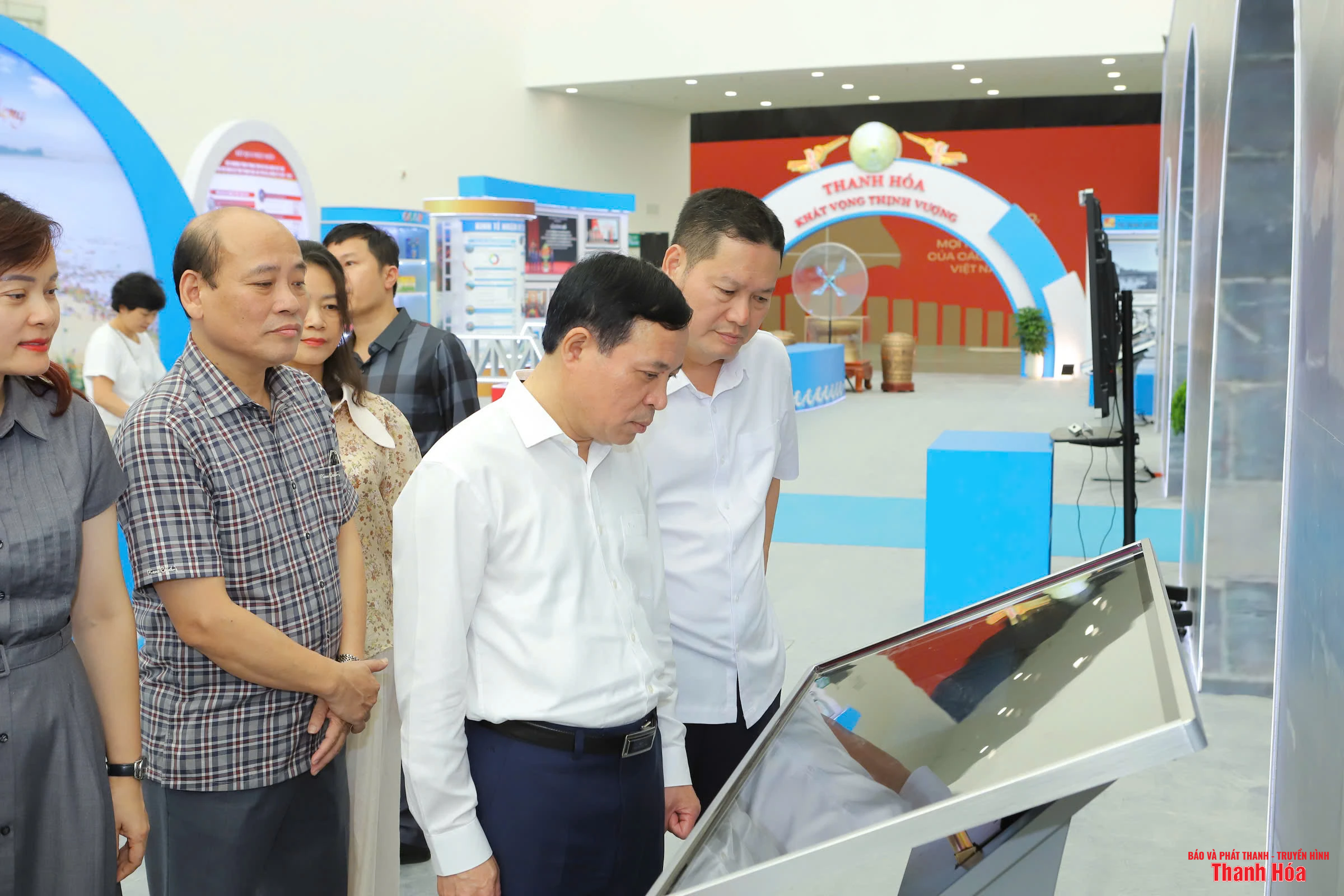 nhà cái m88 Lại Thế Nguyên kiểm tra công tác chuẩn bị trưng bày thành tựu kinh tế - xã hội của tỉnh link m88 tại Trung tâm Hội chợ Triển lãm Quốc gia