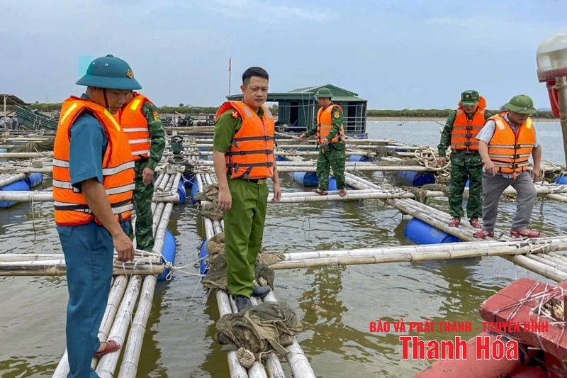 Ngư dân Thanh Hóa khẩn trương “chạy bão” số 5