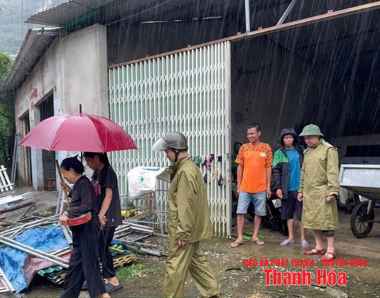 Xã Bá Thước vận động di dời 128 nhân khẩu đến nơi tránh trú bão