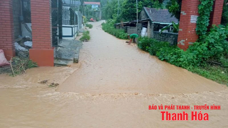 Ngập lụt, chia cắt cục bộ; bước đầu ghi nhận nhiều thiệt hại về nhà cửa, hoa màu