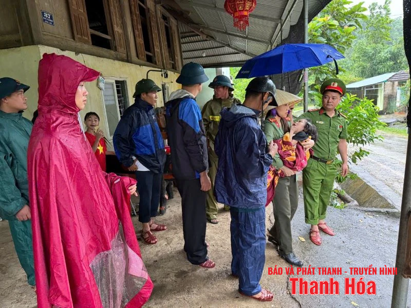 Ngập lụt, chia cắt cục bộ; bước đầu ghi nhận nhiều thiệt hại về nhà cửa, hoa màu