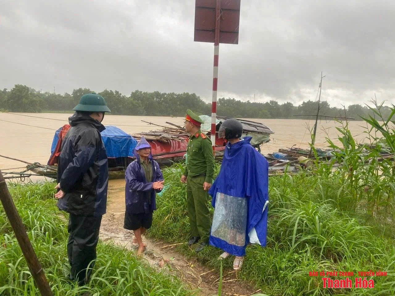 Ngập lụt, chia cắt cục bộ; bước đầu ghi nhận nhiều thiệt hại về nhà cửa, hoa màu