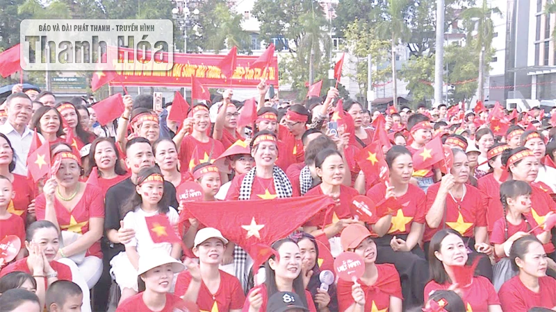 Sắc thắm tự hào!