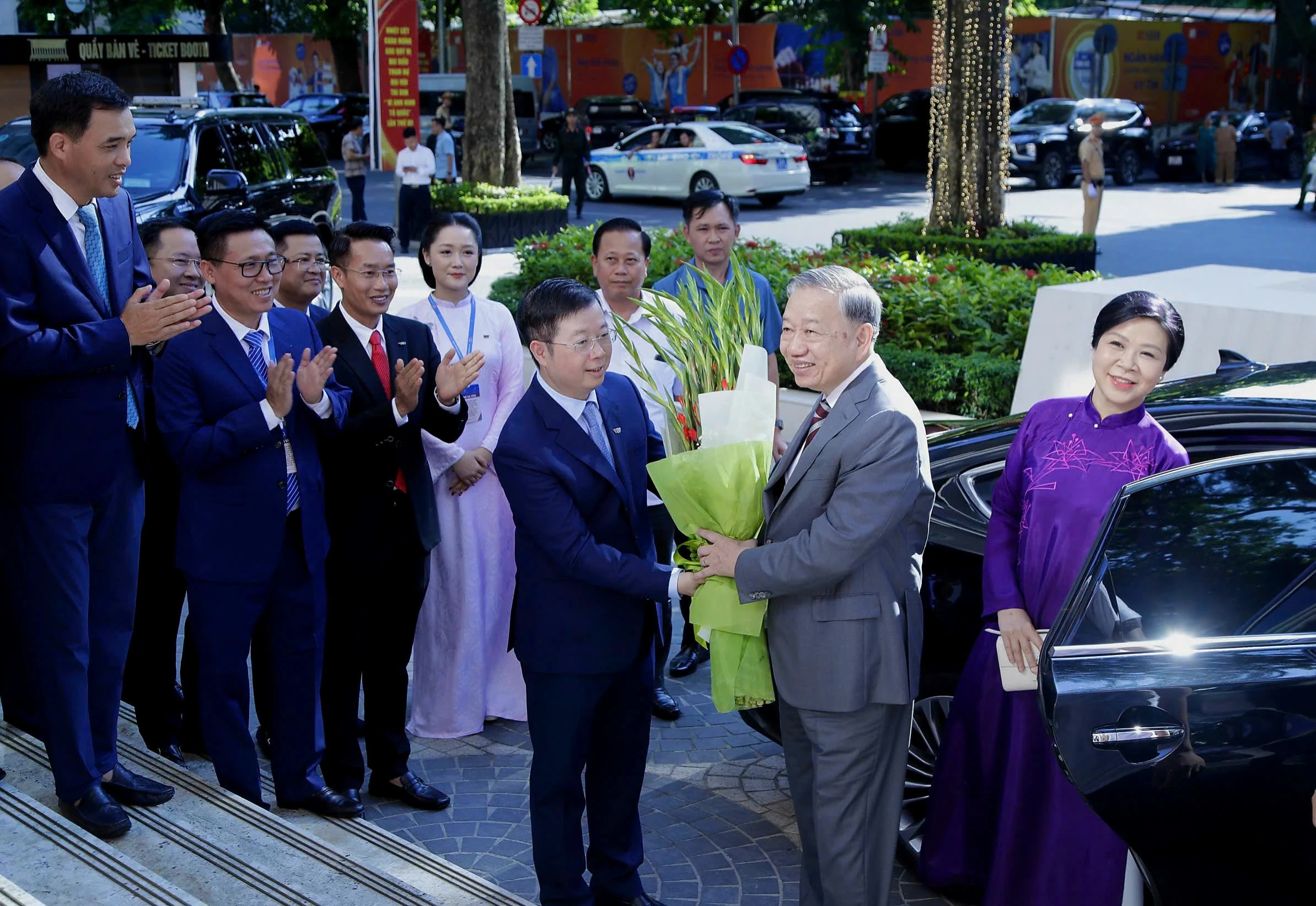 Tổng Bí thư Tô Lâm trao Huân chương Lao động hạng Nhất cho Đài Truyền hình Việt Nam