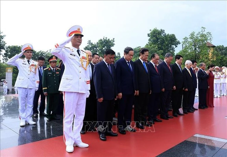 80 năm Quốc khánh: Lãnh đạo Đảng, Nhà nước vào Lăng viếng Chủ tịch Hồ Chí Minh