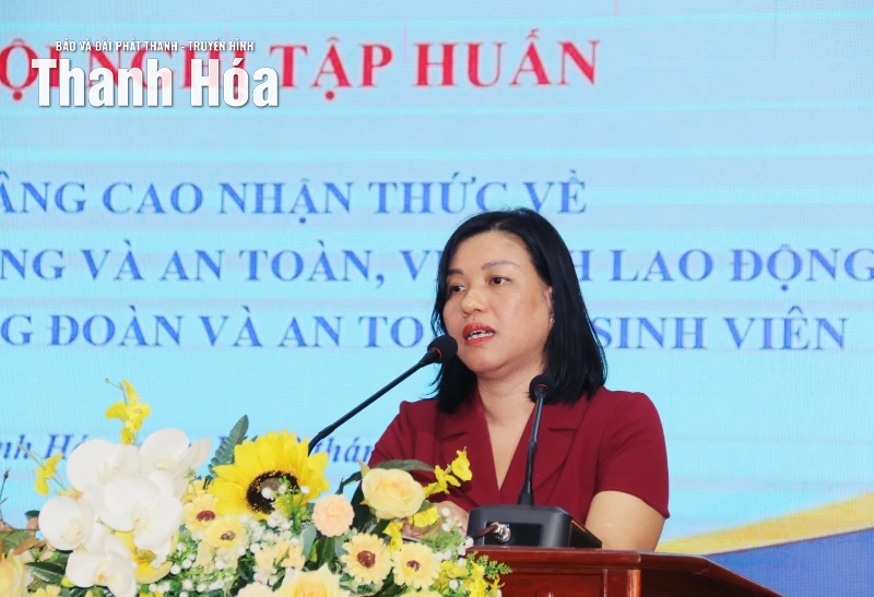 Nâng cao nhận thức về bảo vệ môi trường và an toàn, vệ sinh lao động cho cán bộ công đoàn