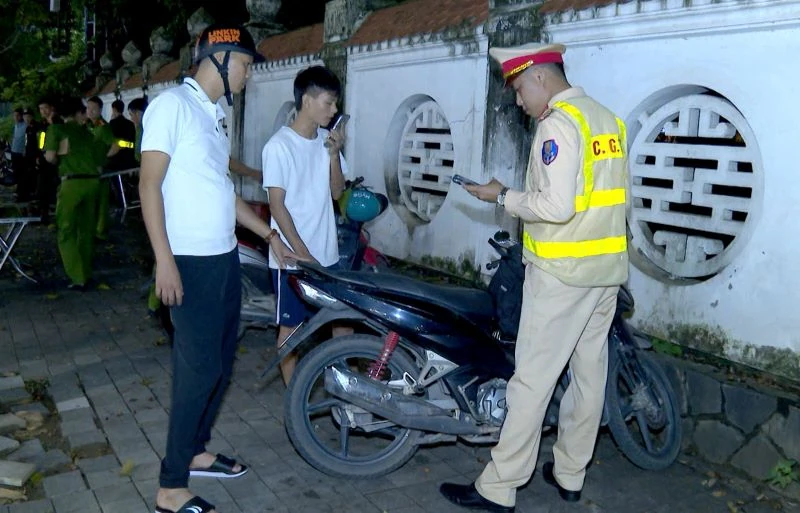Lập chốt xử lý các trường hợp vi phạm trật tự, an toàn giao thông