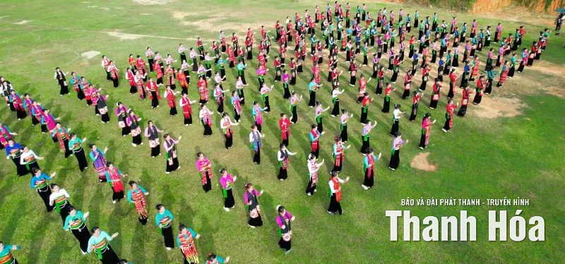 Sắc màu thổ cẩm trên mảnh đất Pù Luông