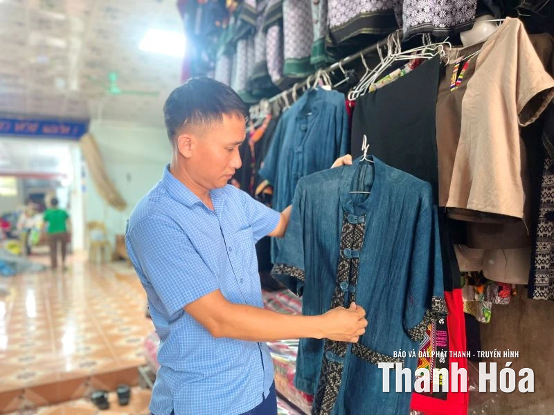 Sắc màu thổ cẩm trên mảnh đất Pù Luông