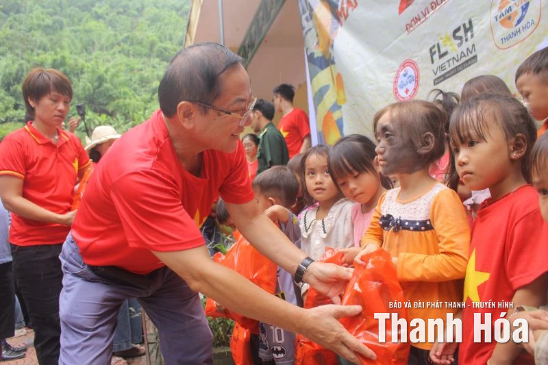 Trung thu ấm áp trên đỉnh Sài Khao, Pù Ngùa