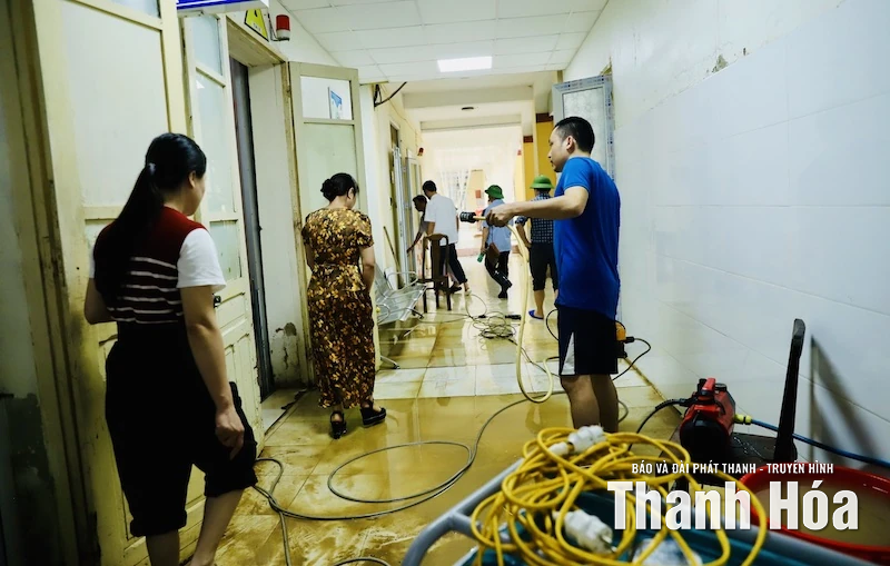 Kiểm tra công tác khắc phục hậu quả do mưa lũ tại một số cơ sở y tế