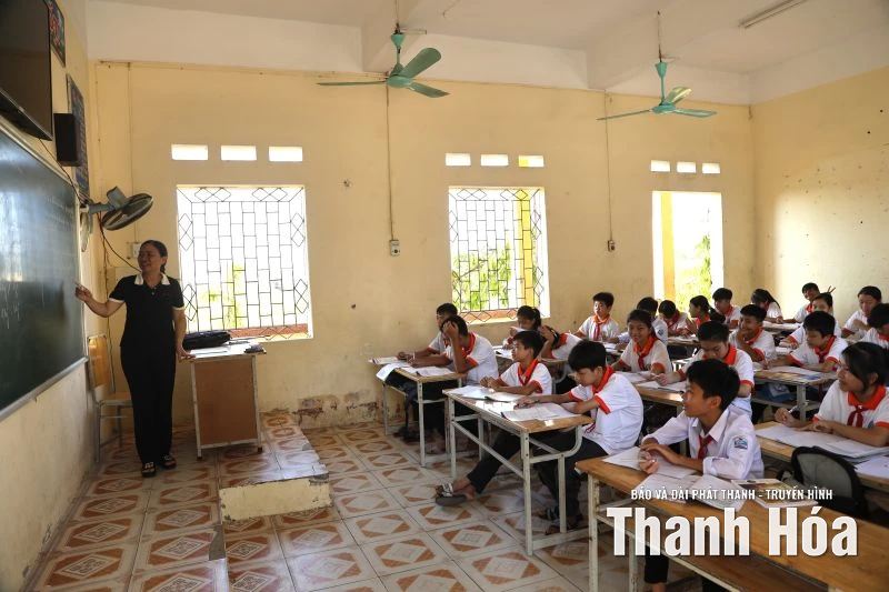 Hơn 800 học sinh xã Hoằng Phú trở lại trường