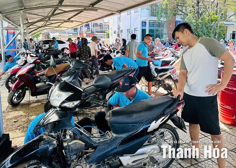 Cùng nhau tái thiết cuộc sống sau lũ