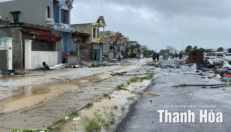 Căng mình ứng phó, khắc phục hậu quả bão số 10