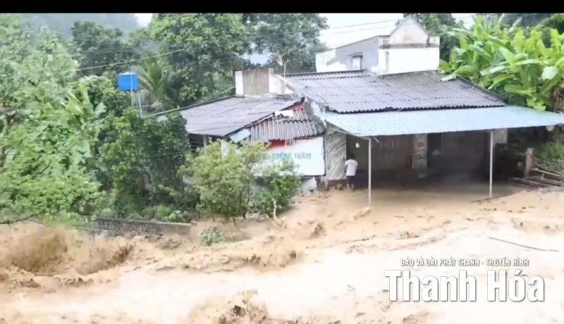 Căng mình ứng phó, khắc phục hậu quả bão số 10