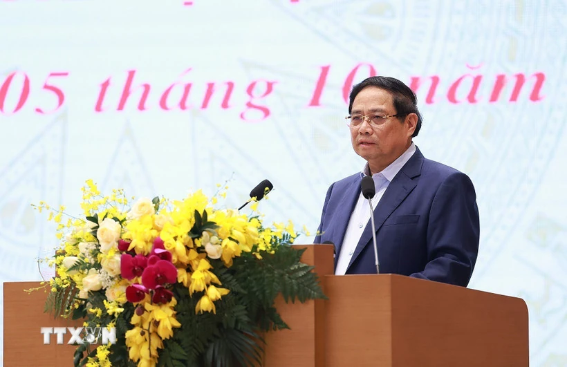 Thủ tướng phát động thi đua chào mừng Đại hội XIV của Đảng và bầu cử Quốc hội