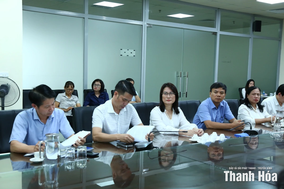 Phó Bí thư Thường trực Tỉnh ủy Nguyễn Hồng Phong thăm, làm việc với Báo và Đài Phát thanh - Truyền hình Thanh Hóa