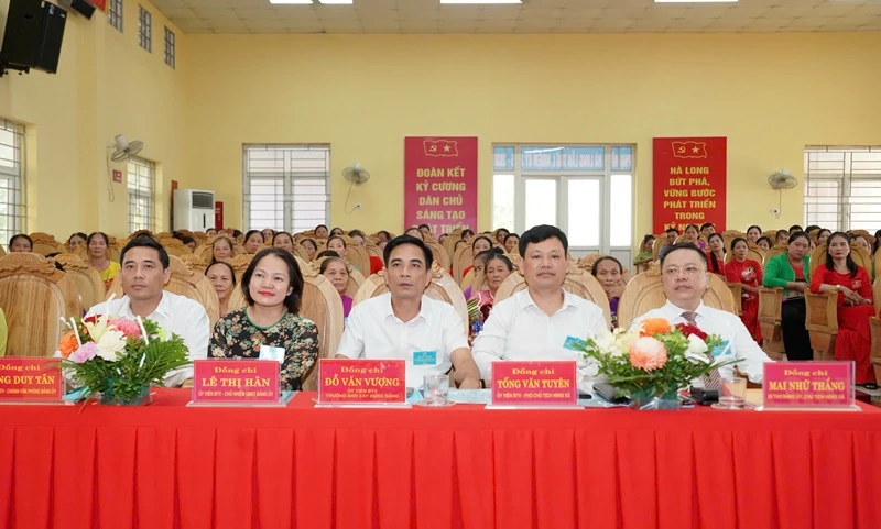 Phụ nữ xã Hà Long tích cực tham gia xây dựng Đảng, hệ thống chính trị