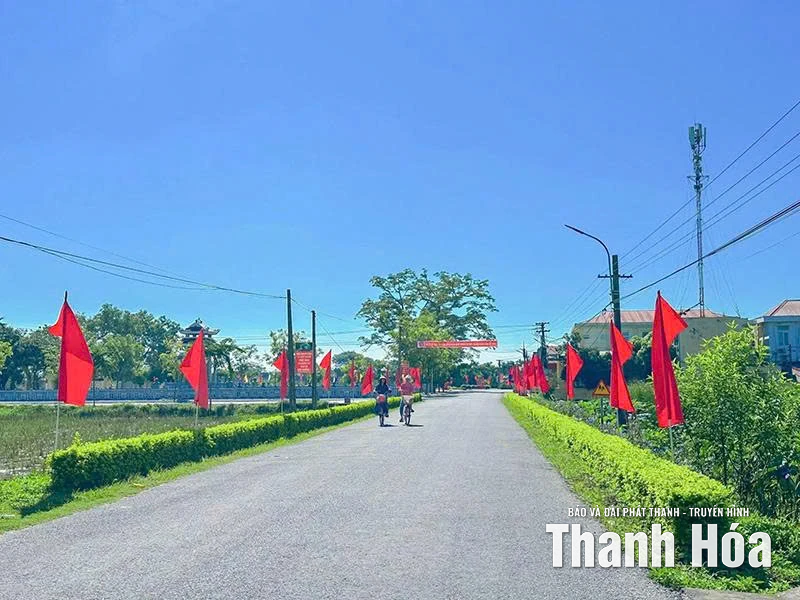 Thăm thôn NTM kiểu mẫu Tây Sơn