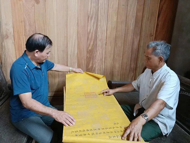 Về ngôi đình còn lưu giữ nhiều sắc phong