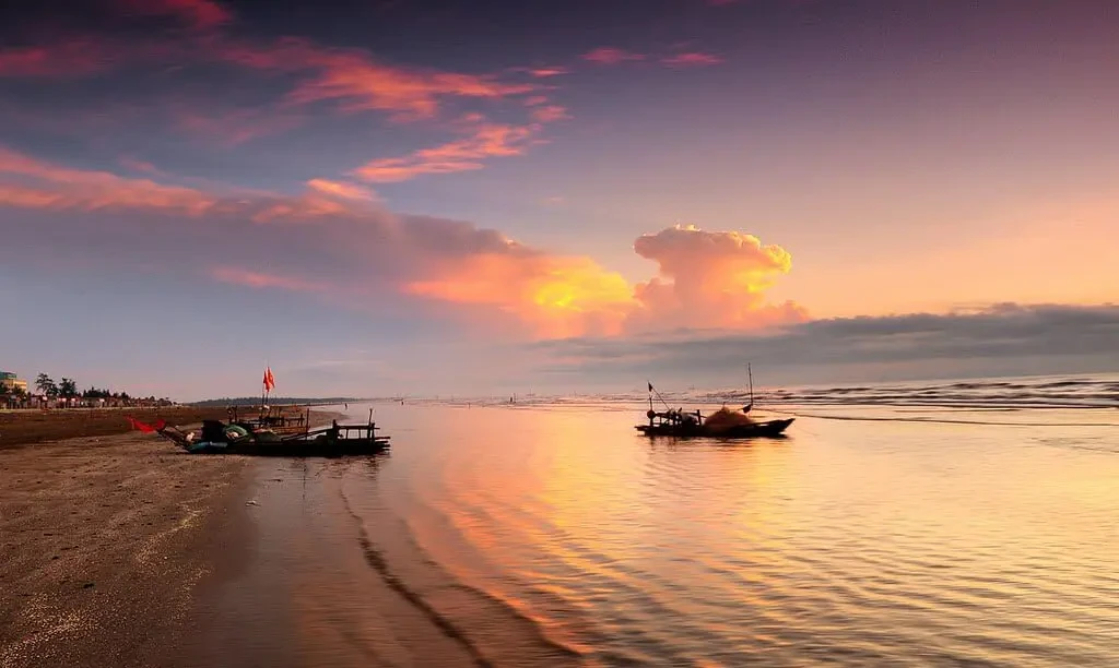 [E-Magazine]: Sắc lam trầm của biển mùa thu