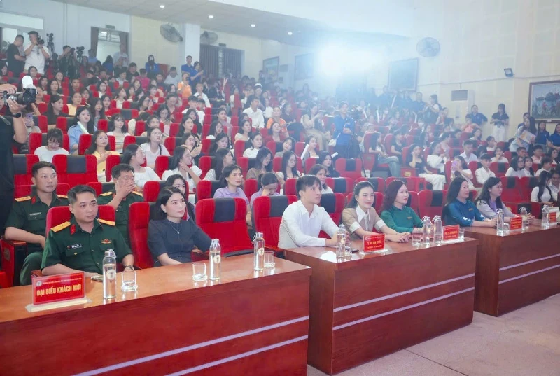 Gala chào tân học sinh, sinh viên Trường ĐH Văn hóa, Thể thao và Du lịch Thanh Hóa