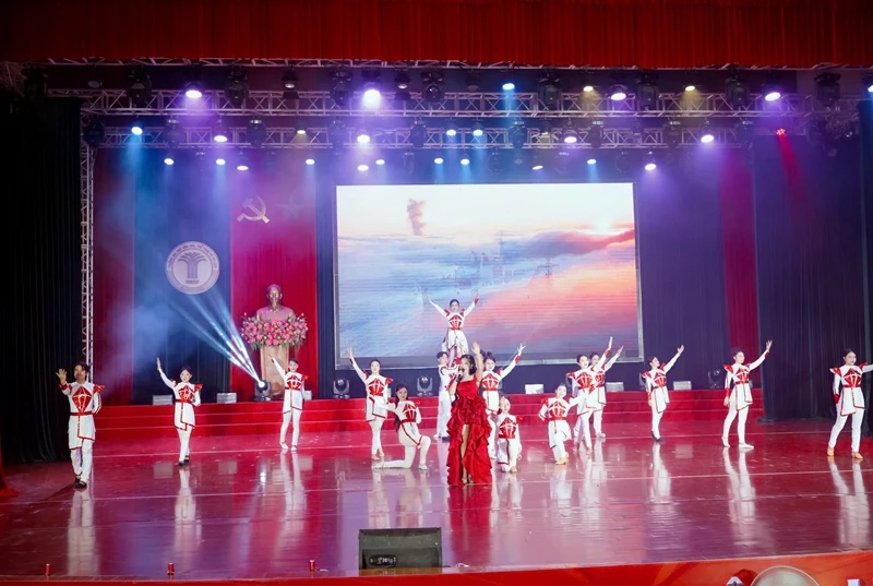 Gala chào tân học sinh, sinh viên Trường ĐH Văn hóa, Thể thao và Du lịch Thanh Hóa