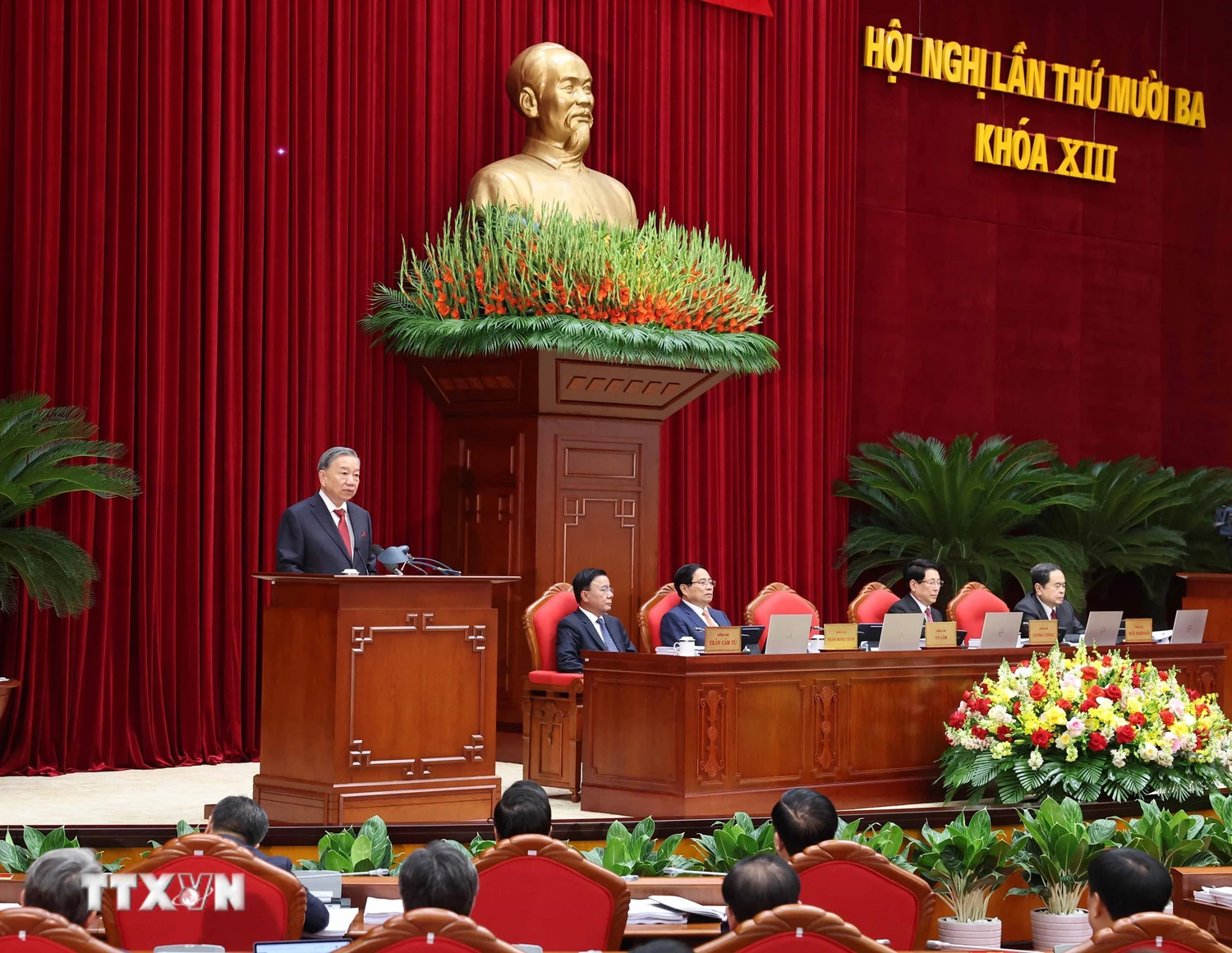 Khai mạc Hội nghị lần thứ mười ba Ban Chấp hành Trung ương Đảng khóa XIII