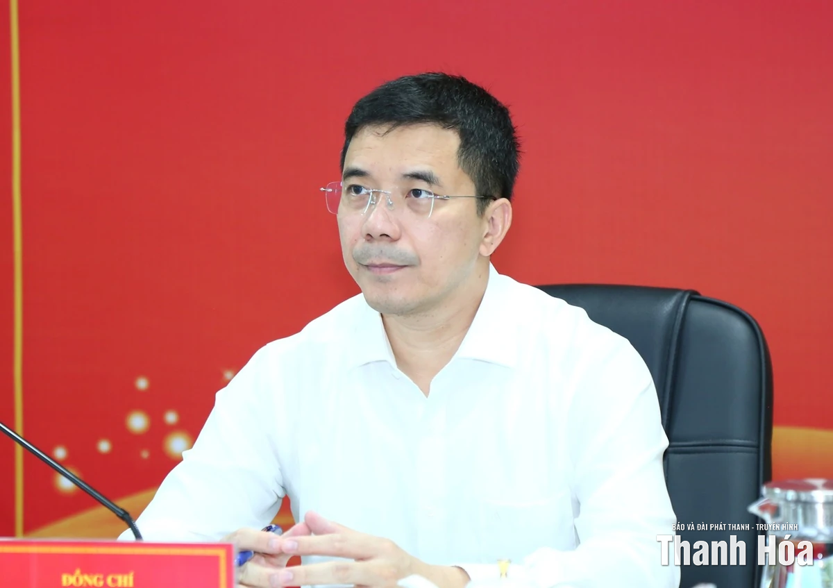 Phó Bí thư Thường trực Tỉnh ủy Nguyễn Hồng Phong thăm, làm việc với Báo và Đài Phát thanh - Truyền hình Thanh Hóa