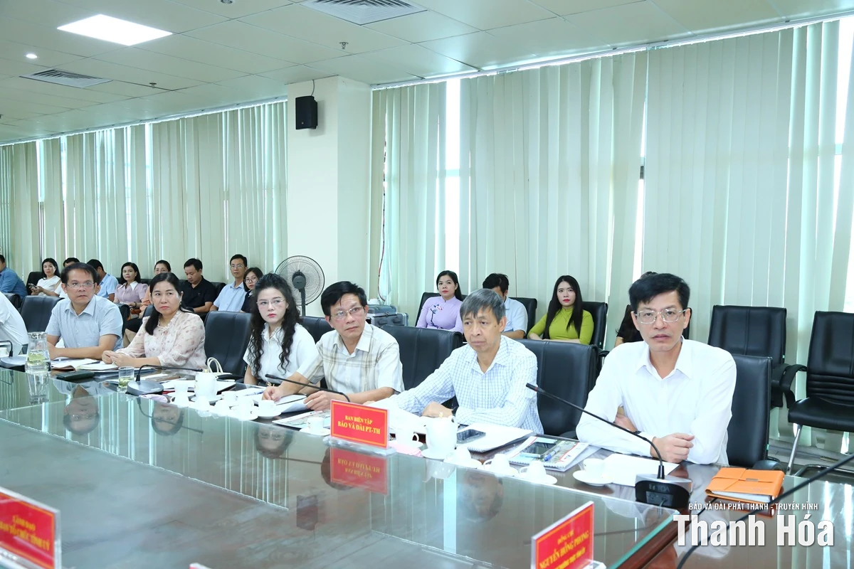 Phó Bí thư Thường trực Tỉnh ủy Nguyễn Hồng Phong thăm, làm việc với Báo và Đài Phát thanh - Truyền hình Thanh Hóa