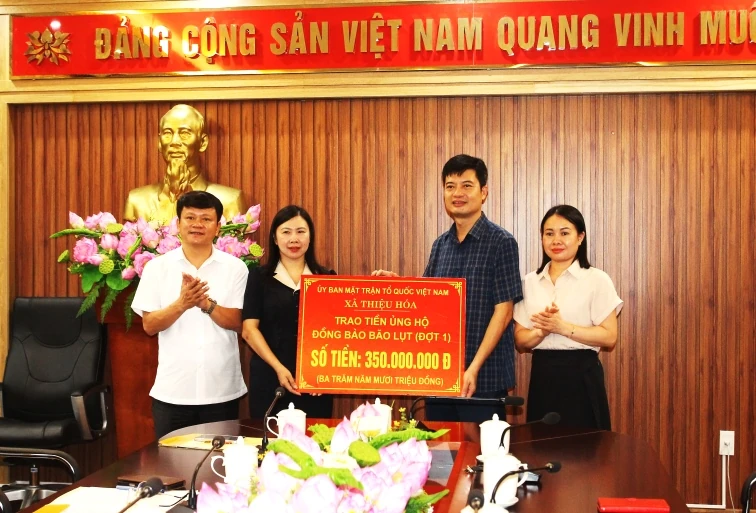 Ủy ban MTTQ tỉnh Thanh Hóa tiếp nhận ủng hộ đồng bào vùng lũ