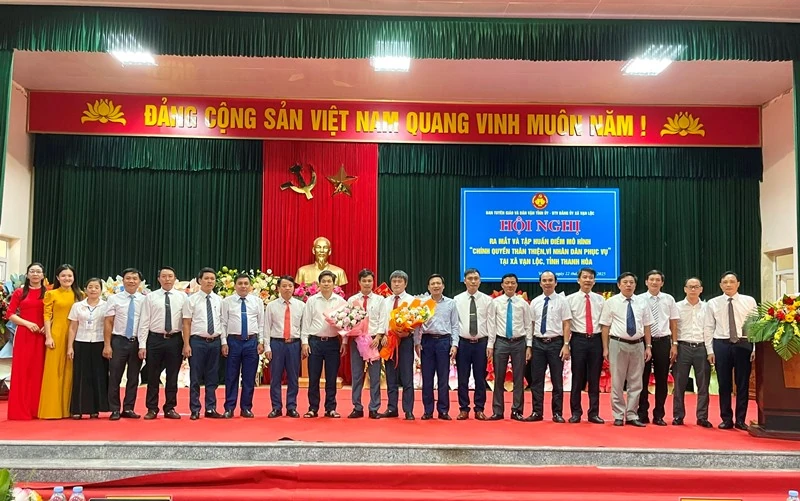 Ra mắt mô hình điểm “Chính quyền thân thiện vì Nhân dân phục vụ” tại xã Vạn Lộc