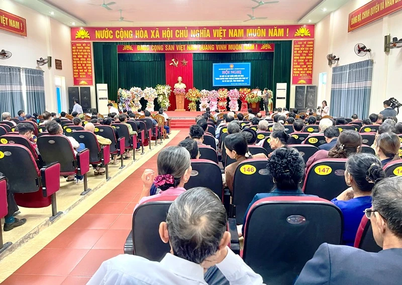 Ra mắt mô hình điểm “Chính quyền thân thiện vì Nhân dân phục vụ” tại xã Vạn Lộc
