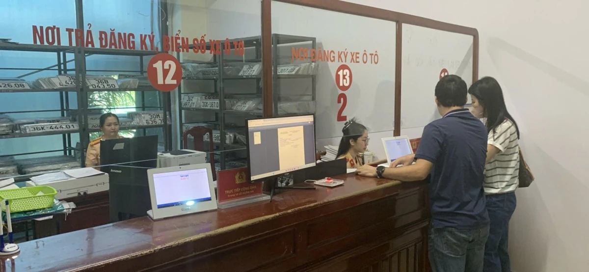 Tổng rà soát, làm sạch dữ liệu đăng ký phương tiện, giấy phép lái xe và số hóa hồ sơ đăng ký xe