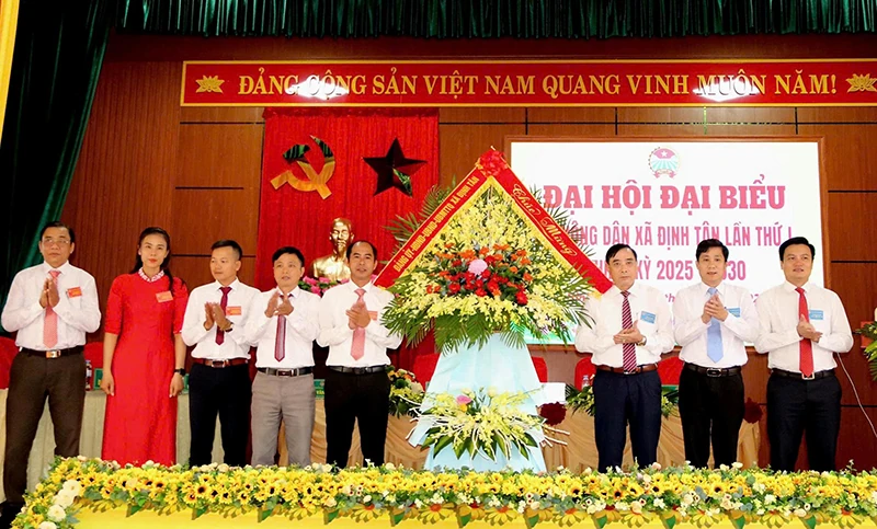 Phát huy truyền thống, sức mạnh của giai cấp nông dân, xây dựng xã Định Tân đạt kiểu mẫu