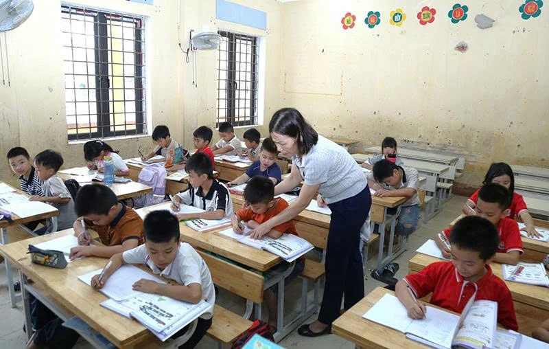 Nỗi lo trường học sau mưa lũ